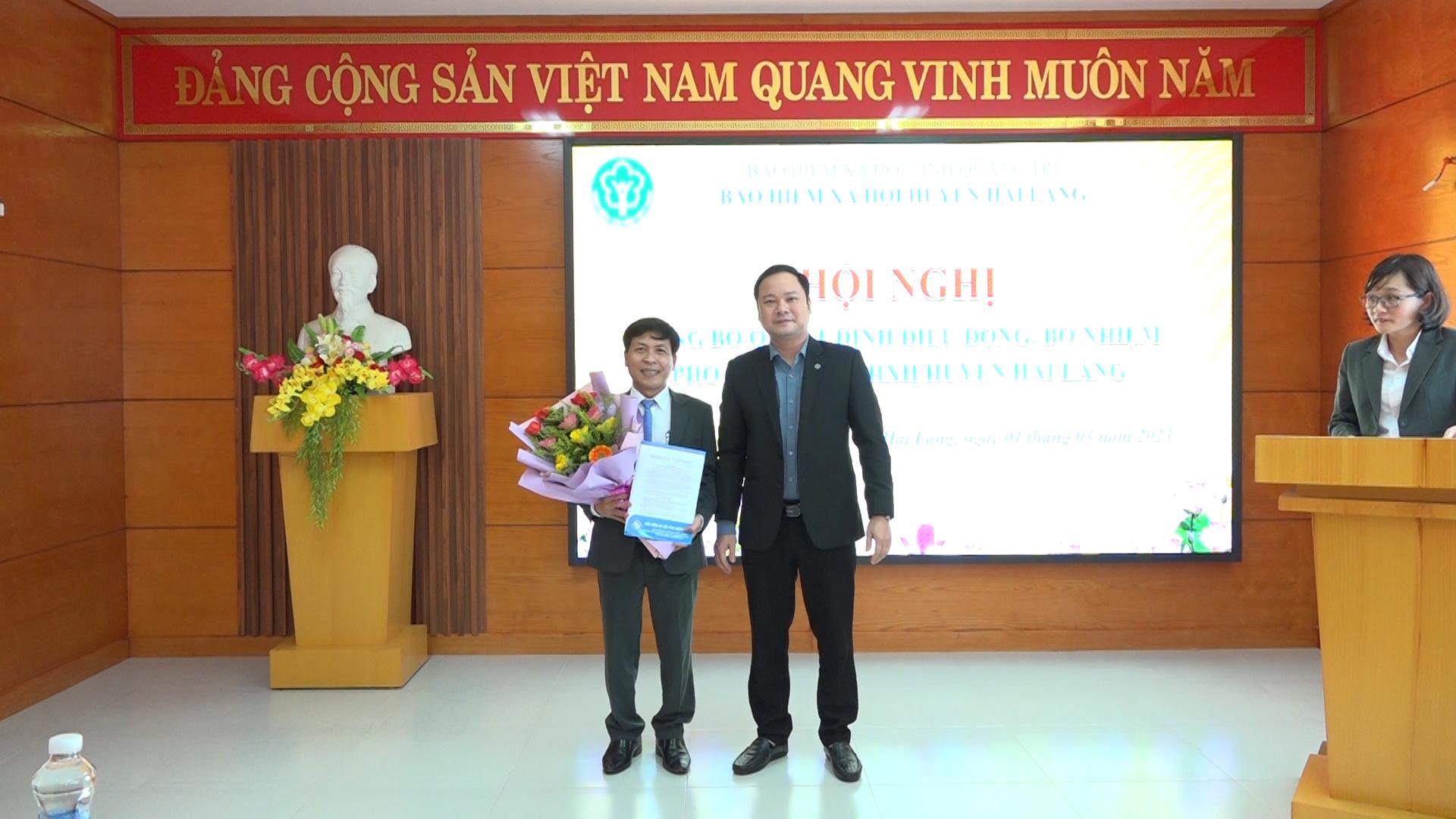 Công bố Quyết định bổ nhiệm Phó Giám đốc BHXH huyện Hải Lăng
